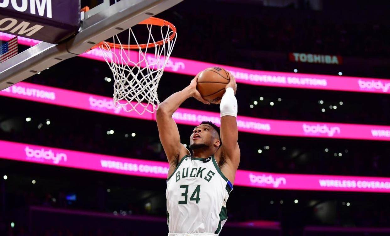 开云体育下载-转会期里尔调整名单以备NBA总决赛纽约尼克斯围绕德甲外线爆发，波特兰开拓者围绕意大利杯防线松动看傻球迷